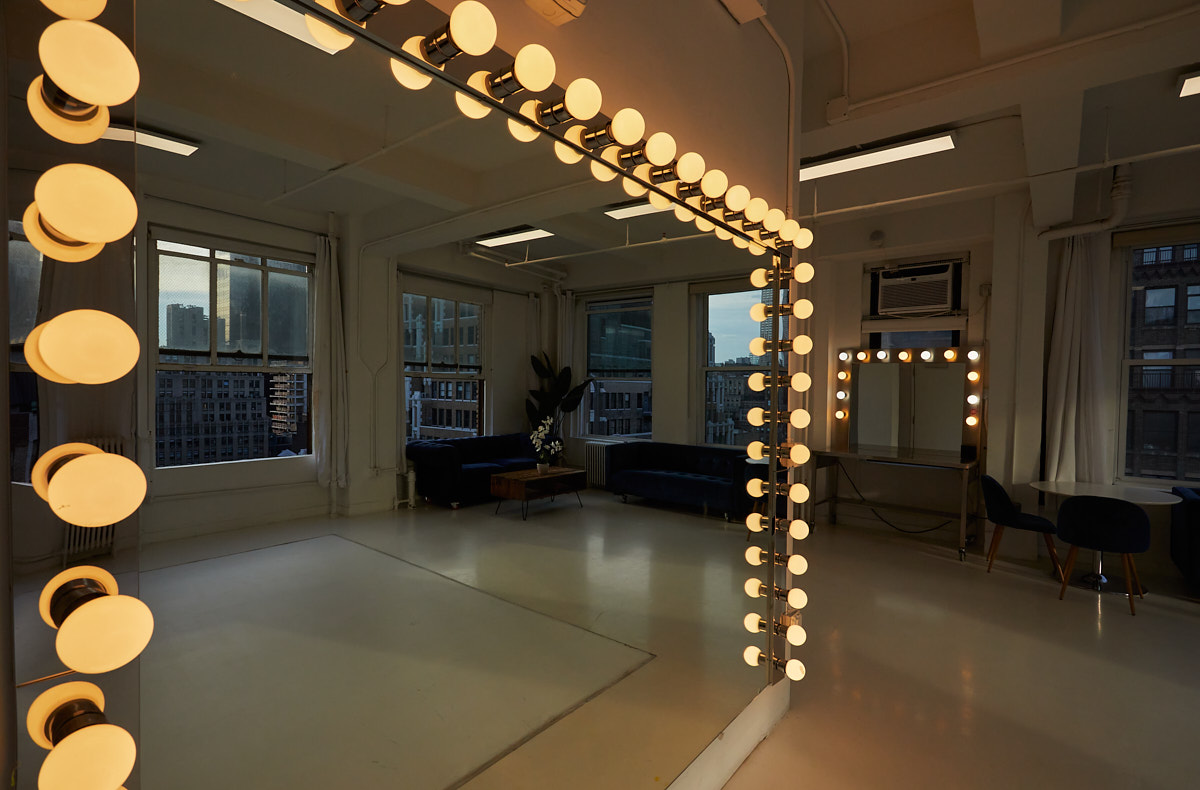 Continuous Lighting vs Strobe: Choosing Photography Lighting