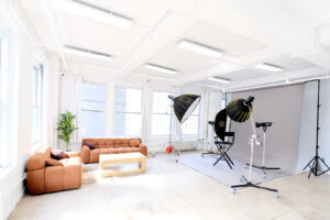 NYC-Daylight-Photo-Studio-With-Cyc-Wall_011