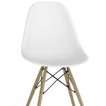 Dining chair white with wooden legs